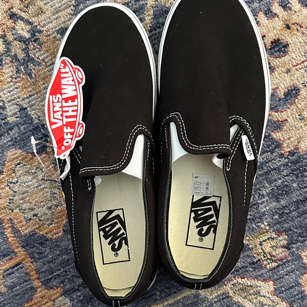 Vans Classic Slip-On Sneakers - Picture 2 of 6